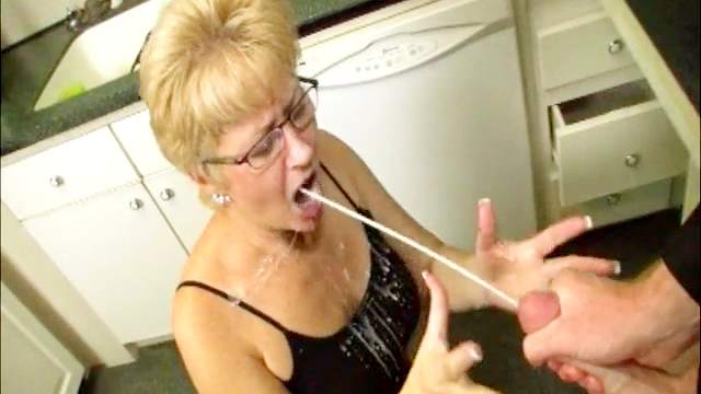 Mature blonde mom fucks in her face