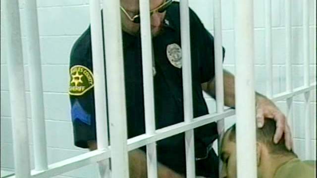 Police officer is fucking head of prisoner