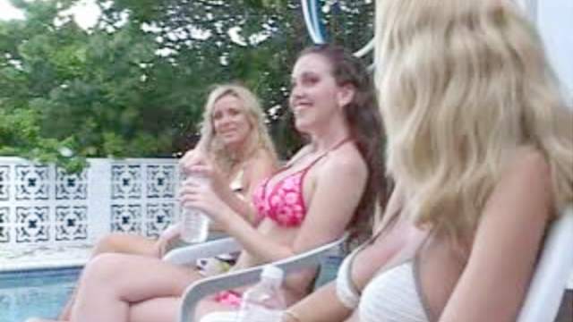 Bikini trio makes girl on girl porn