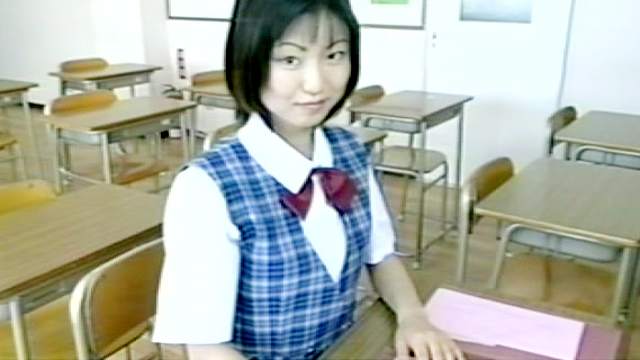 Stunning Japanese schoolgirl gets a hot facial