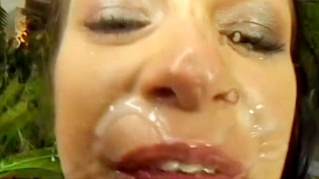 Masked babe Tera Bond is sucking a cock