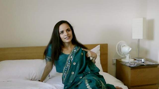 Indian brunette Jasmine is poking her puss