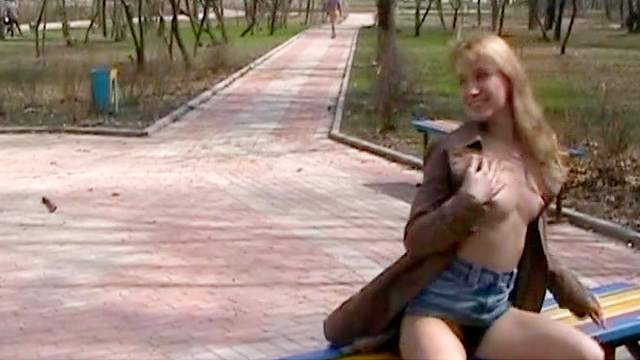 Small-tit babe present herself outdoors