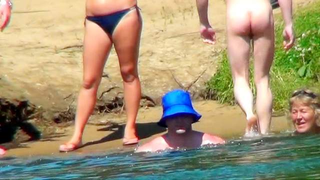 Hot voyeur scene from nudist beach