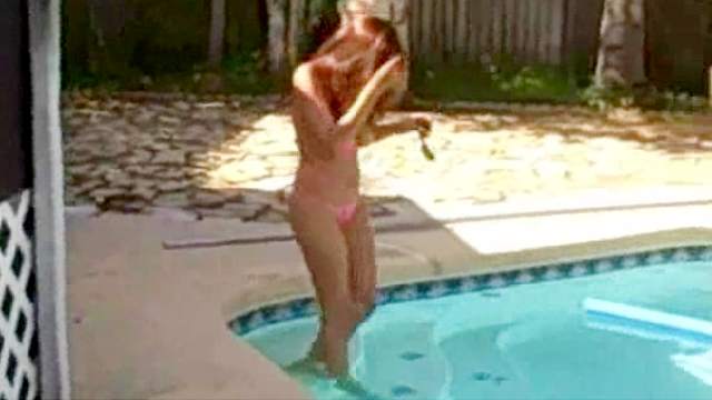 Amateur was drilled hardcore at the poolside