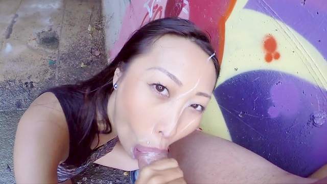 Asian bimbo tries anal in outdoors