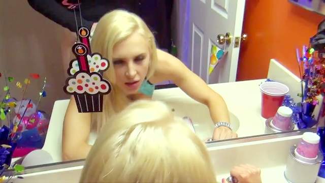 Top bathroom POv shag with blonde Alix Lynx