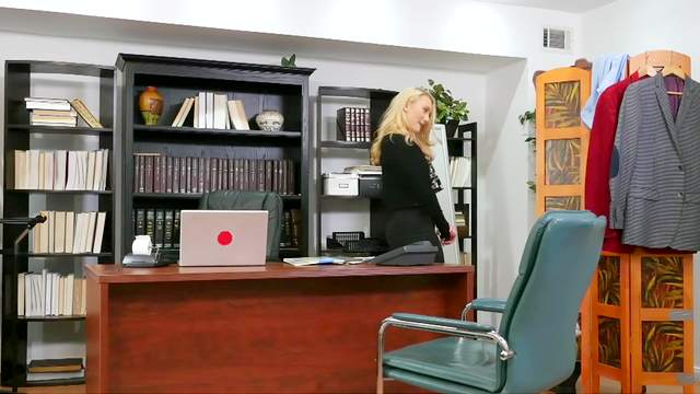 Gorgeous AJ Applegate scores stiff black dick in the office