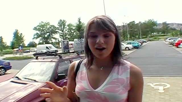 Teen flashes tits for cash outdoors