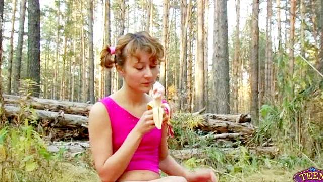 Petite teen outdoor fucking with banana