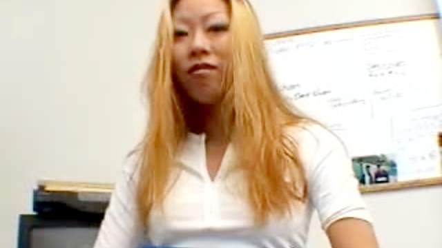 Sucked in office by Asian slut