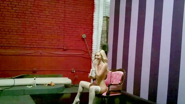 Behind the scenes of teen photo shoot