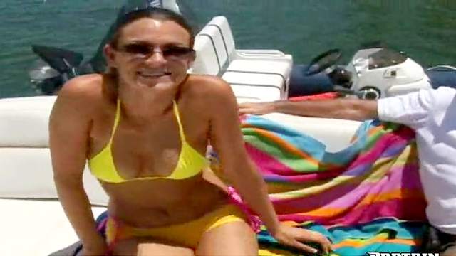 Bikini girl has boat sex with big cock