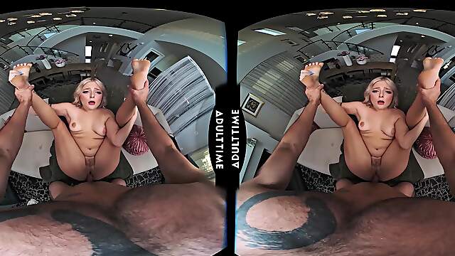 Blonde Jill Taylor gets her pussy filled with cum in vr