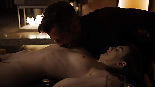 The masseur fucked two delicious peaches in a steamy session.