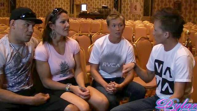 Ringside chat at a lady fight