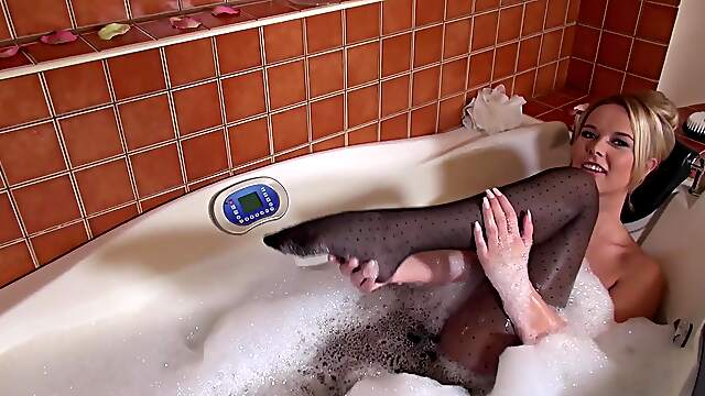 Dirty Nikky in a steamy bathrom