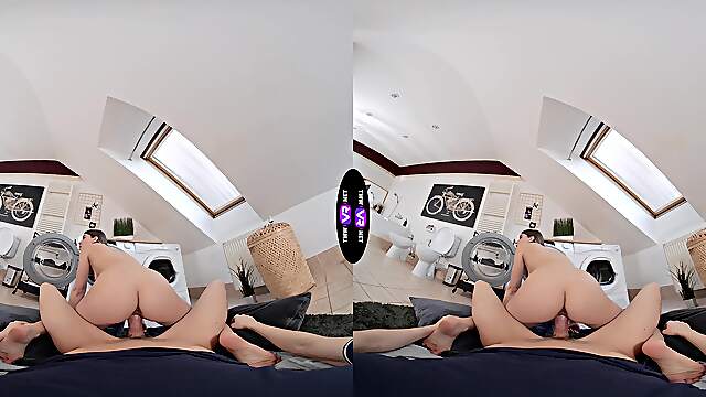 Teen Elena's tight shaved pussy gets pounded in HD VR