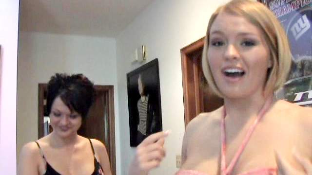 Krissy and Cassidy Lynn suck a dick