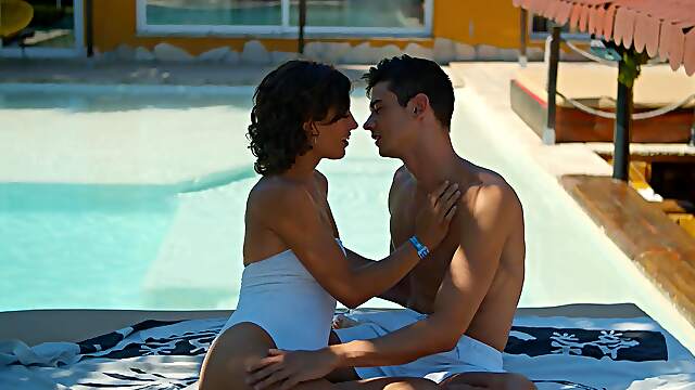 Brunette babe Julia and stud Tommy indulge in a steamy HD session by the pool