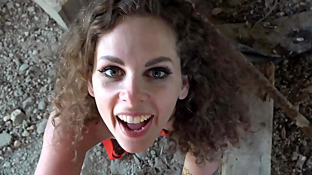 Brunette Loona seduces Jean with her curves and fakes