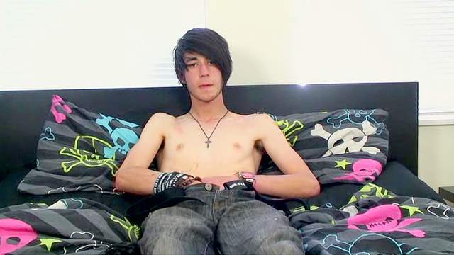 Twink jerks off and shows hairy armpits