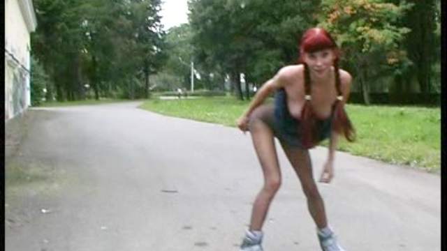 Rollerblading babe flashes in public