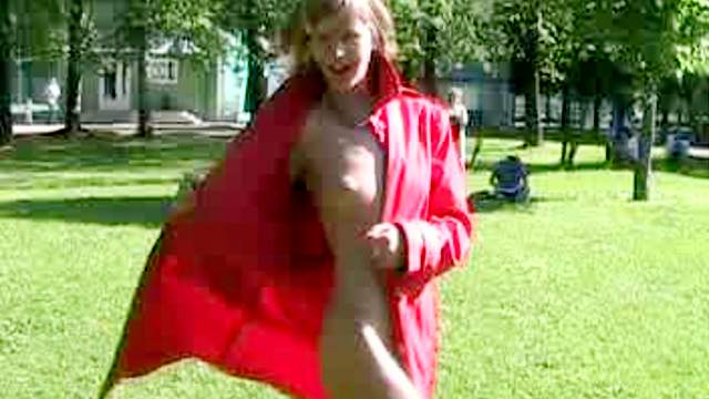 Polina demonstrating her body on the street