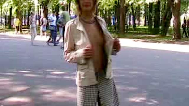 Sexy Helga demonstrating her nice ass in the public park