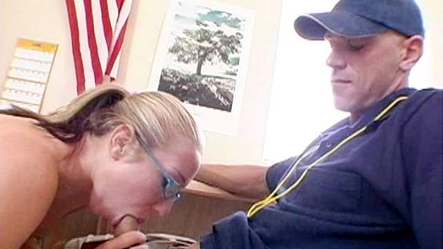 Cutie Kadence Kailey is getting cum of her teach on her glasses