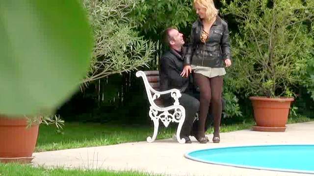 Innocent blonde Gloria Cruise being banged in the garden