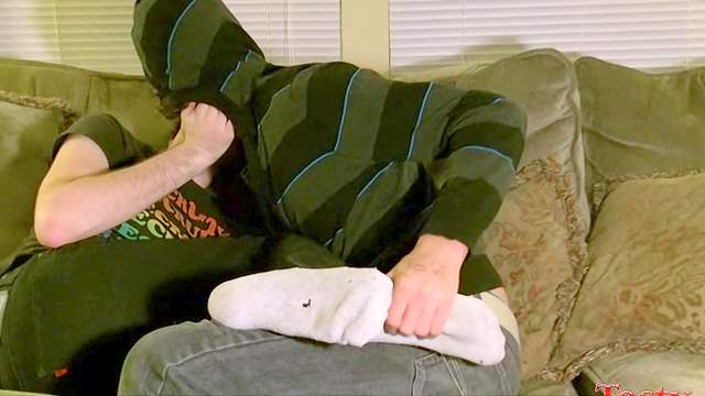 Aron kisses Tristan in his anal hole and mouth