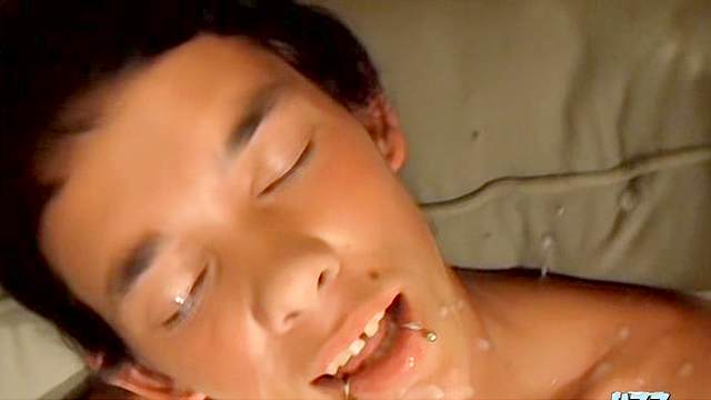 Boomer Jacoby fucks with Riley Wiggins in the bed