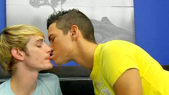 Austin Tyler is kissing with sexy gay Preston Andrews
