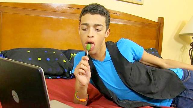 Dustin Cooper is penetrating mouth of Timo Garrett