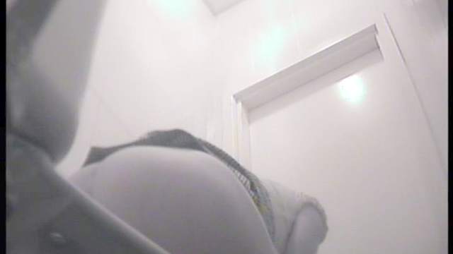 Hardcore babe loves to pee on the cam