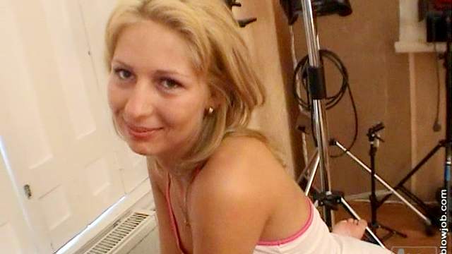 Victoria Slem gives a nice blowjob